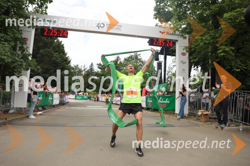  Janez Mulej, slovenski prvak v maratonu40. Maraton treh src