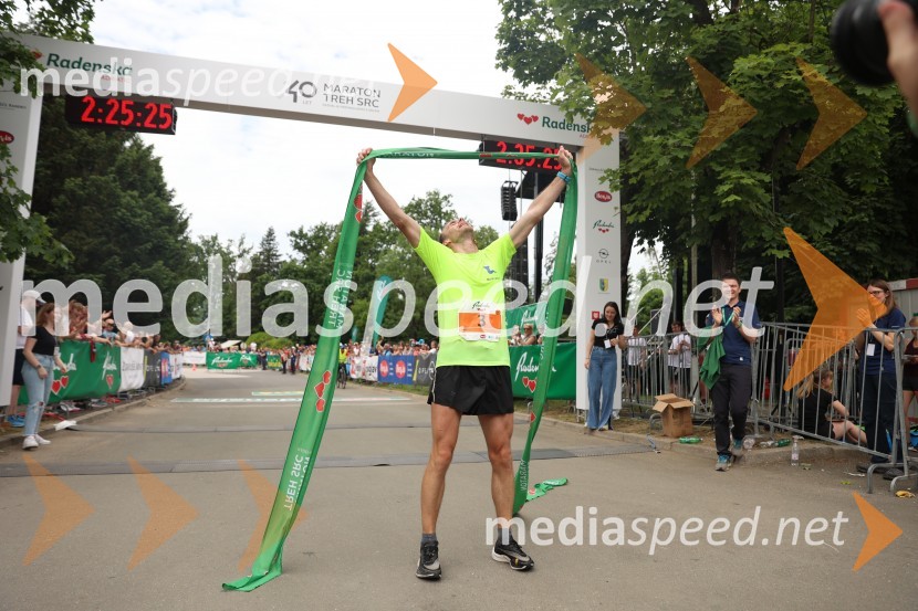  Janez Mulej, slovenski prvak v maratonu40. Maraton treh src