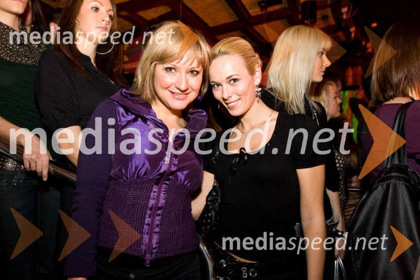 Tina Hižar in Pia Pustovrh, novinarkiMiss Casino Kongo 2009