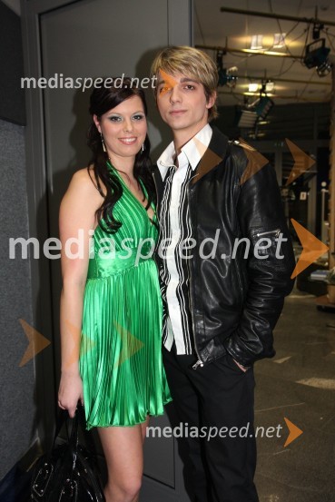 Ella, pevka in Rok Kosmač, pevecRdeča preproga s Sebastianom, snemanje božično-novoletne oddaje