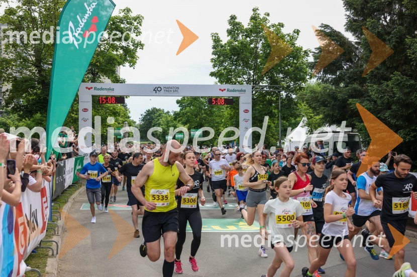  Rok Kvas;  Anita Majer;  Julija Ravnič40. Maraton treh src