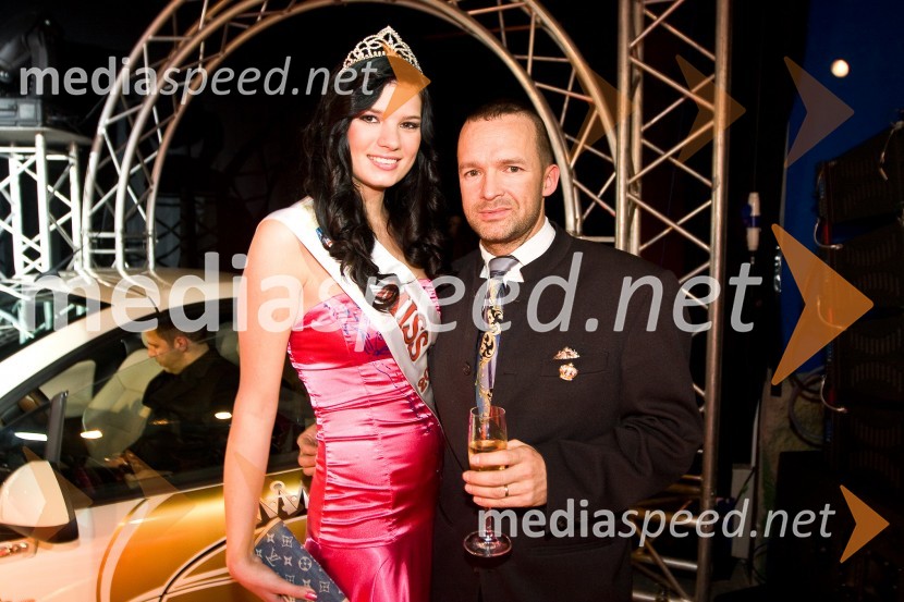 Daša Podržaj, Miss Hawaiian Tropic 2009 in Igor Šajn, lastnik modne agencije Queen in lastnik licence za izbor Miss Hawaiian TropicMiss Casino Kongo 2009