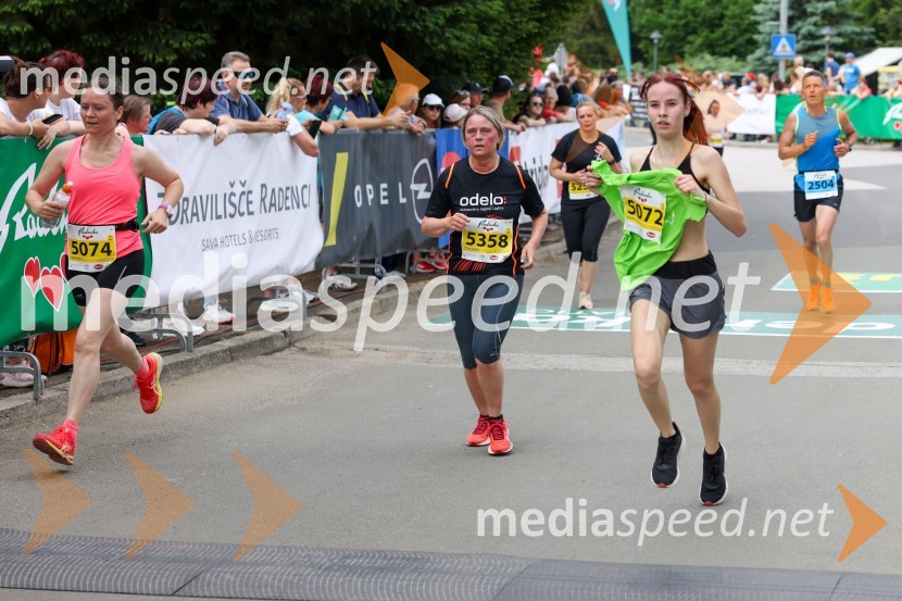  Simona Ostrožnik, Extrem.si;  Ela Zaletel40. Maraton treh src