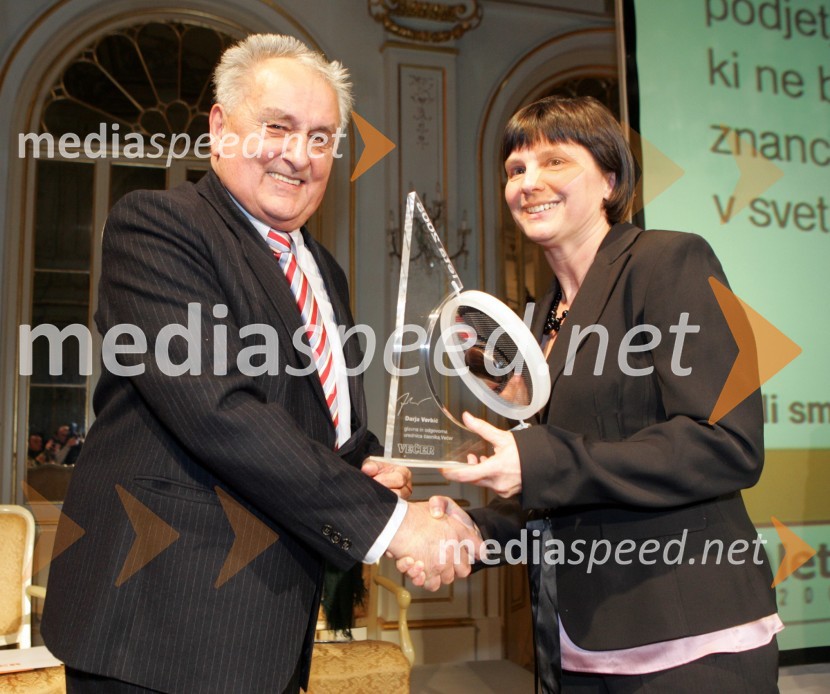 Prim. dr. Kurt Kancler, dobitnik Bob-a leta 2005 in Darja Verbič, glavna in odgovorna urednica VečeraVečerov Bob leta 2005, SNG Maribor