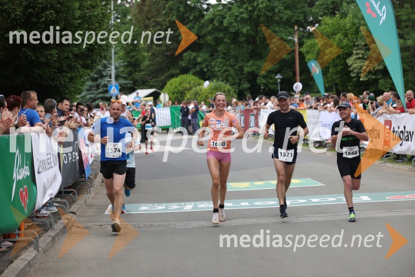  Bojan Brus;  Anamarija Lampič, smučarska tekačica, Slovenija;  Zdenko Klemenčič;  Matjaž Soklič40. Maraton treh src