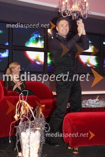 ... in Sebastian, pevec ter tv voditeljRdeča preproga s Sebastianom, snemanje božično-novoletne oddaje