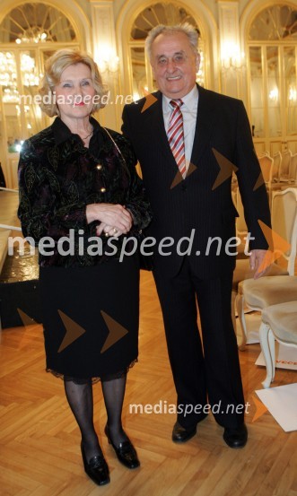 Prim. dr. Kurt Kancler, dobitnik Bob-a leta 2005 z ženo LeoVečerov Bob leta 2005, SNG Maribor