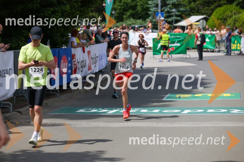  Serhii Krasnovidov;  Maja Jan Cufer40. Maraton treh src