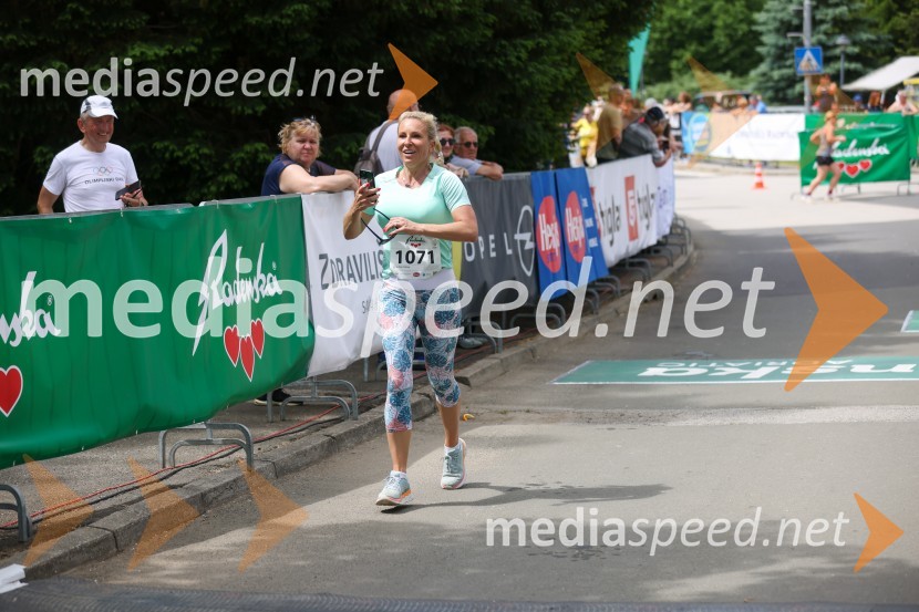  Jasna  Žaler Culiberg, direktorica prodaje in marketinga ter ustanoviteljica Minicity40. Maraton treh src