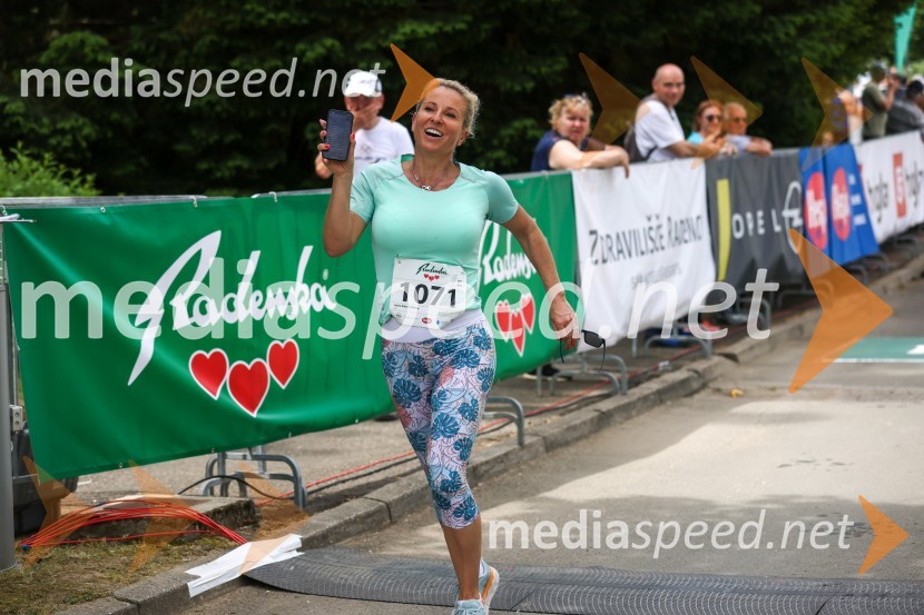  Jasna  Žaler Culiberg, direktorica prodaje in marketinga ter ustanoviteljica Minicity40. Maraton treh src