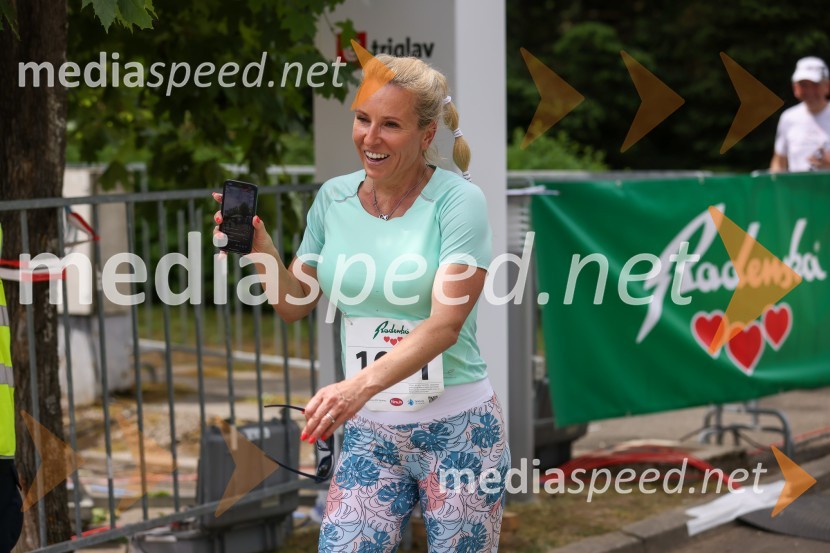  Jasna  Žaler Culiberg, direktorica prodaje in marketinga ter ustanoviteljica Minicity40. Maraton treh src