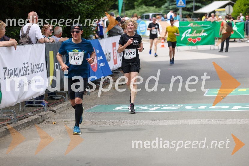  Bogdan Kukovec,  poslovni manager, Elementum d.o.o;  Jožica Planinšec Deržek40. Maraton treh src