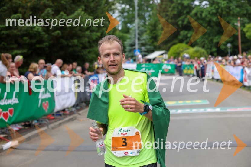  Janez Mulej, slovenski prvak v maratonu40. Maraton treh src