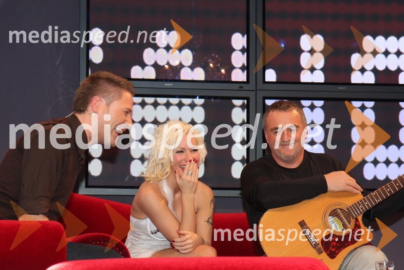 Sebastian, pevec in tv voditelj, Alya, pevka ter Martin Strel, ultramaratonski plavalecRdeča preproga s Sebastianom, snemanje božično-novoletne oddaje