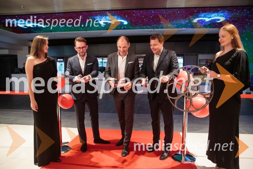  ... ;  Lucas Langhammer, direktor podjetja Cineplexx v Sloveniji;  Markus Pinggera, managment, Supernova Avstrija; mag. Christof  Papousek, finančni direktor in sopartner družbe Cineplexx InternationalSvečana otvoritev Cineplexx - Ljubljana Rudnik