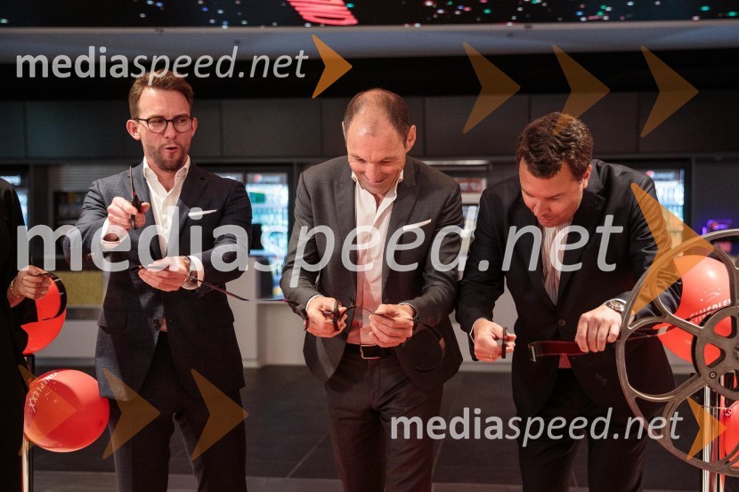  Lucas Langhammer, direktor podjetja Cineplexx v Sloveniji;  Markus Pinggera, managment, Supernova Avstrija; mag. Christof  Papousek, finančni direktor in sopartner družbe Cineplexx InternationalSvečana otvoritev Cineplexx - Ljubljana Rudnik