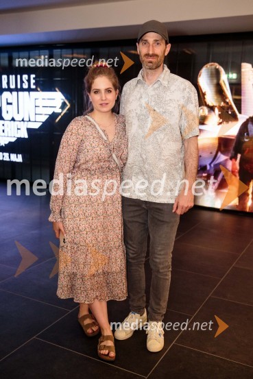  Ajda Sitar Žumer, blogerka, Miss športa Slovenije 2009;  Jan Žumer, atletSvečana otvoritev Cineplexx - Ljubljana Rudnik