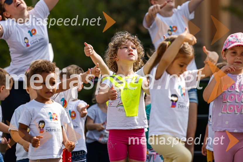 Nastop predšolskih otrok, Vrtec Dobra tetaParada učenja Ljudske univerze Kranj 2022
