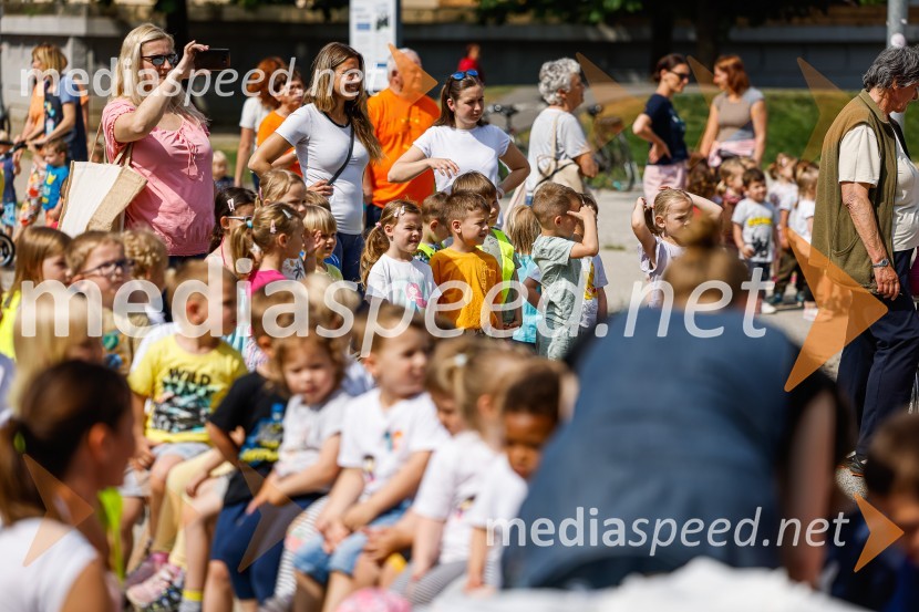 Nastop predšolskih otrok, Vrtec Dobra tetaParada učenja Ljudske univerze Kranj 2022