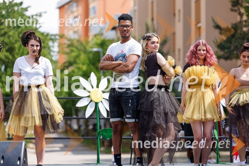 SESGŠ -&nbsp;Srednja ekonomska, storitvena in gradbena šola ŠC Kranj, frizerska smerParada učenja Ljudske univerze Kranj 2022