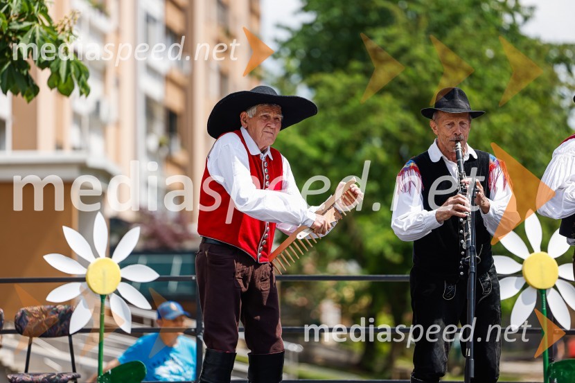 Kulturno društvo Folklora CerkljeParada učenja Ljudske univerze Kranj 2022