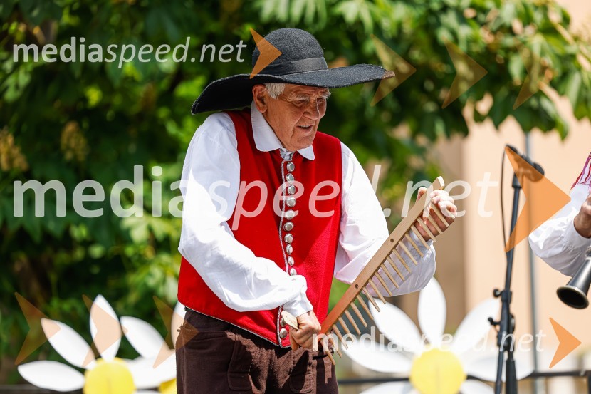 Kulturno društvo Folklora CerkljeParada učenja Ljudske univerze Kranj 2022