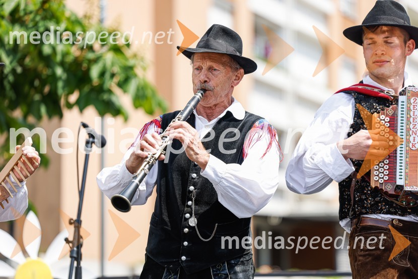 Kulturno društvo Folklora CerkljeParada učenja Ljudske univerze Kranj 2022