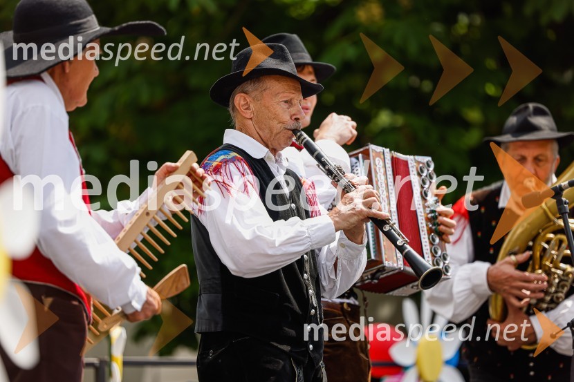 Kulturno društvo Folklora CerkljeParada učenja Ljudske univerze Kranj 2022