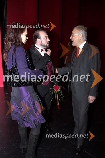 Jože Vidic, operni pevec s soprogo Urško in Kristijan Ukmar, ravnatelj SNG Opera in balet LjubljanaVesela vdova, premiera operete