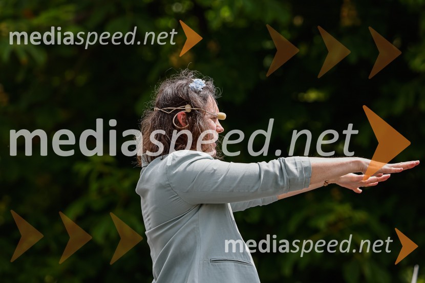 Združenje iz bube v metuljaParada učenja Ljudske univerze Kranj 2022