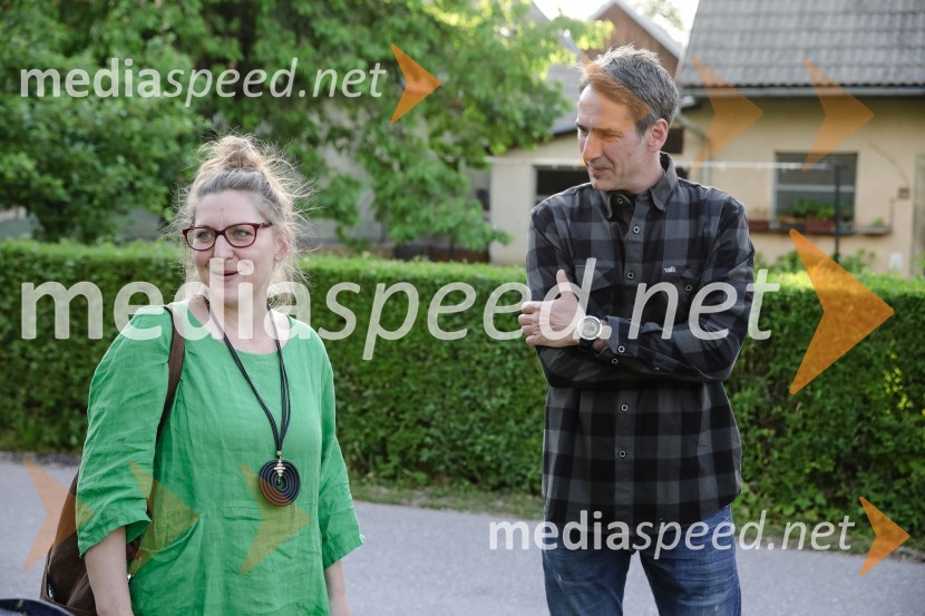  Nataša Štefe, novinarka, voditeljica, Val 202;  Miha Šalehar, radijski voditelj, kolumnistISKRIVO V ŽIVO - Miha Šalehar v pogovoru z Natašo Štefe