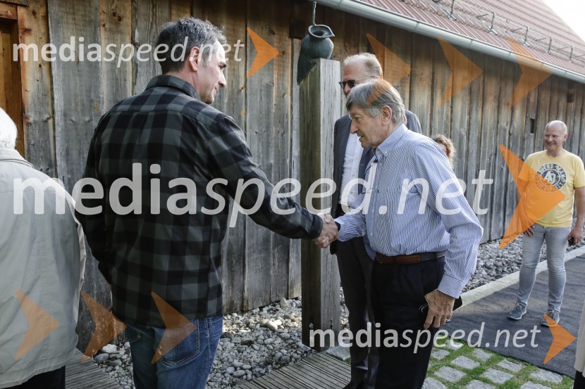  Miha Šalehar, radijski voditelj, kolumnist;  ... ISKRIVO V ŽIVO - Miha Šalehar v pogovoru z Natašo Štefe