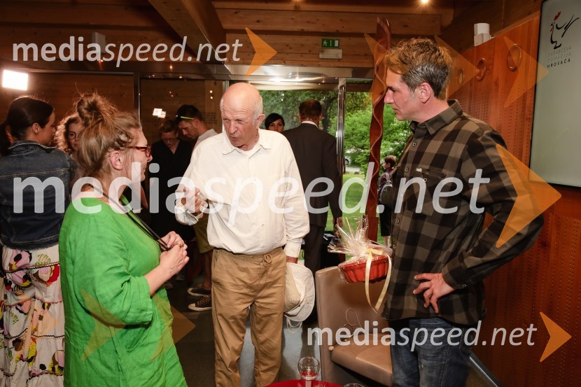  Nataša Štefe, novinarka, voditeljica, Val 202;  ... ;  Miha Šalehar, radijski voditelj, kolumnistISKRIVO V ŽIVO - Miha Šalehar v pogovoru z Natašo Štefe