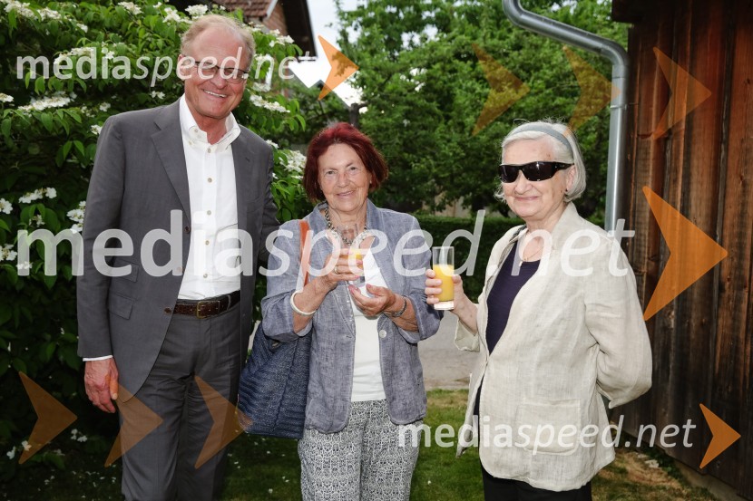  Janez  Škrabec, direktor Riko d.o.o., predsednik Slovensko-ruskega poslovnega sveta, častni konzul Belorusije;  ... ;  ... ISKRIVO V ŽIVO - Miha Šalehar v pogovoru z Natašo Štefe