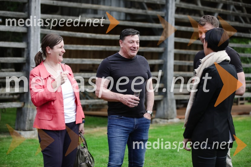 ISKRIVO V ŽIVO - Miha Šalehar v pogovoru z Natašo Štefe