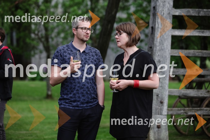 ISKRIVO V ŽIVO - Miha Šalehar v pogovoru z Natašo Štefe