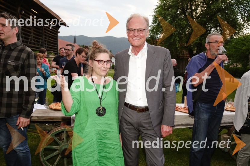  Nataša Štefe, novinarka, voditeljica, Val 202;  Janez  Škrabec, direktor Riko d.o.o., predsednik Slovensko-ruskega poslovnega sveta, častni konzul BelorusijeISKRIVO V ŽIVO - Miha Šalehar v pogovoru z Natašo Štefe