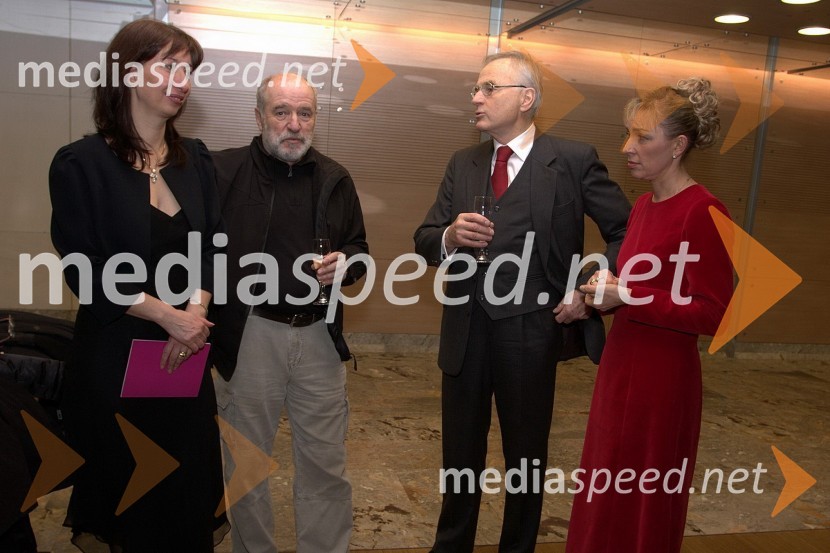 Branka Strmole Ukmar, soproga Kristjana Ukmarja, Janez Hočevar Rifle, igralec, Kristijan Ukmar, ravnatelj SNG Opera in balet Ljubljana ter Teja Valič, poslovna sekretarka SNG Opera in balet LjubljanaVesela vdova, premiera operete