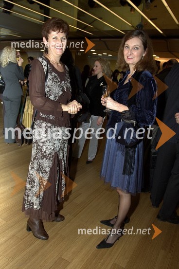 Nevenka Verstovšek, lektorica in Irena Zagajšek, novinarkaVesela vdova, premiera operete