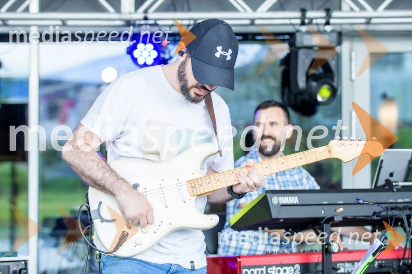  Nejc Kosanič, kitara, GroovocadoMaribox, 5. rojstni dan
