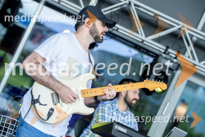  Nejc Kosanič, kitara, GroovocadoMaribox, 5. rojstni dan