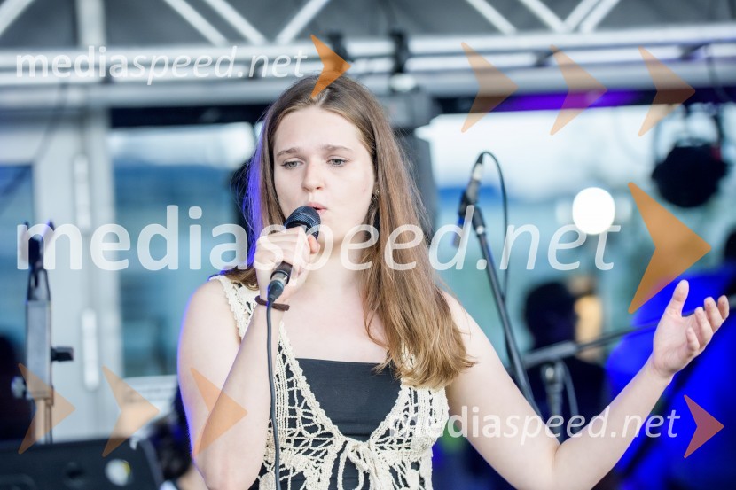  Klara Klasinc, pevka, GroovocadoMaribox, 5. rojstni dan