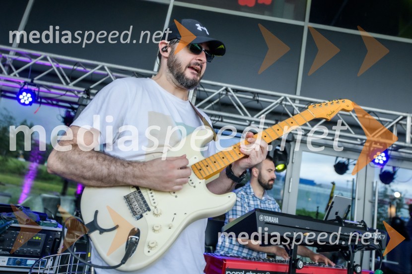  Nejc Kosanič, kitara, GroovocadoMaribox, 5. rojstni dan