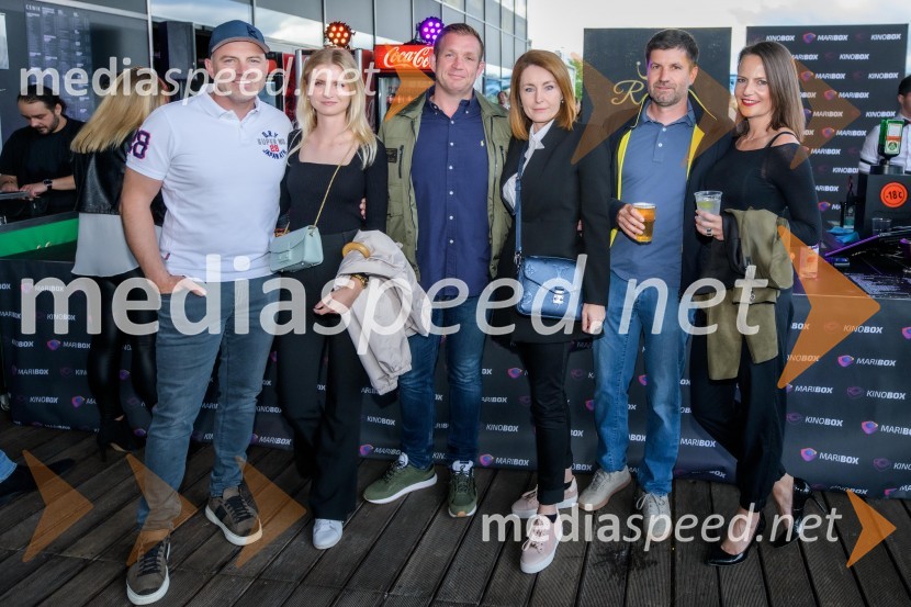  Nino Klinger, lastnik, bar Mačka;  Blažka  Pukšič;  Gregor Tašner, Puklavec Family Wines;  Ksenija Tašner;  ... ;  ... Maribox, 5. rojstni dan