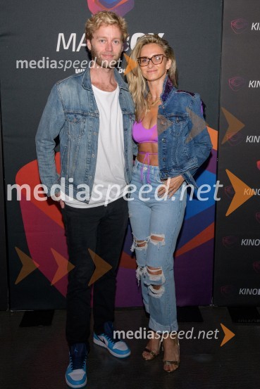  Trent  Whiddon, plesalec;  Gordana Grandošek Whiddon, plesalka, lastnica blagovne znamke GGWMaribox, 5. rojstni dan