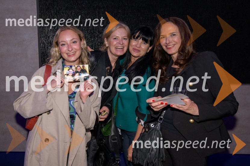  Zala Lesjak;  Berni Popelar Lesjak; mag.  Helena  Cvikl, profesorica, Turistica Portorož;  Sabina Kisilak, lastnica, Salon čevljev KisilakMaribox, 5. rojstni dan