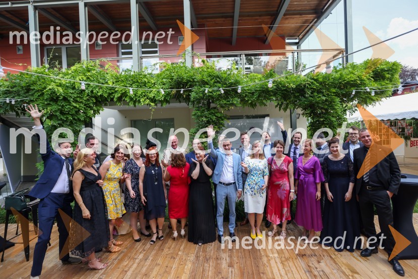 Kraljičina rojstnodnevna zabava v rezidenci Britanskega veleposlaništva