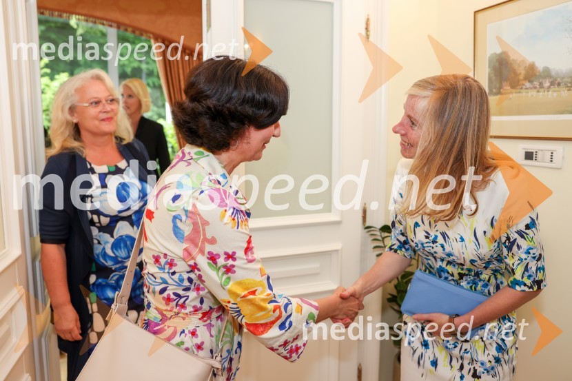  Milica Kopanja Šircelj, vodja marketinga, Union Hotels Collection d.d.;  Tiffany Sadler, Britanska veleposlanicaKraljičina rojstnodnevna zabava v rezidenci Britanskega veleposlaništva