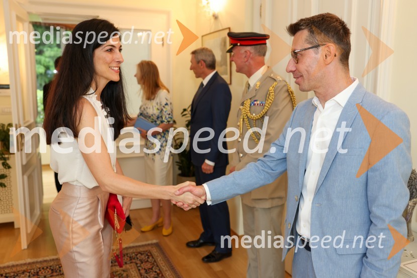  ... ;  Dragan Barbutovski, direktor, British Council v SlovenijiKraljičina rojstnodnevna zabava v rezidenci Britanskega veleposlaništva