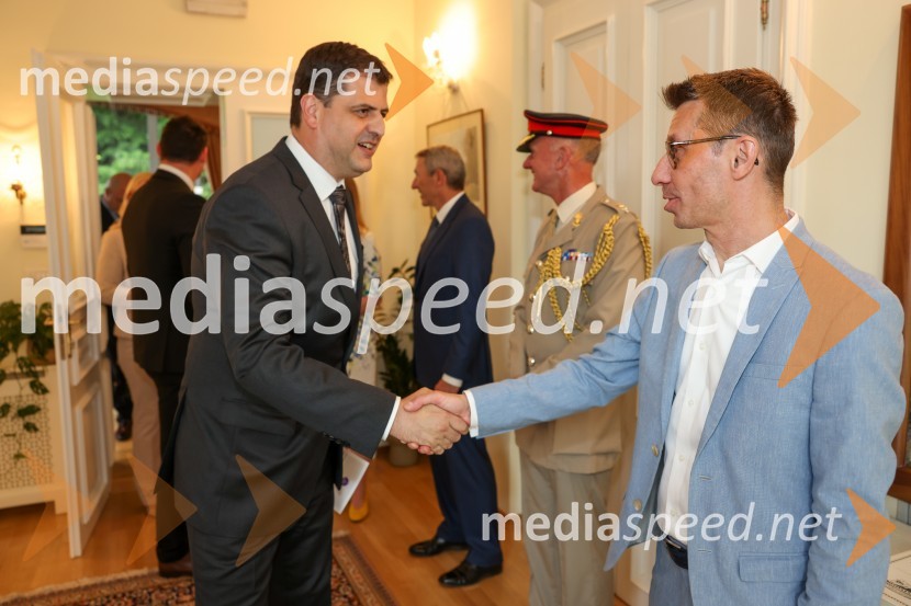  ... ;  Dragan Barbutovski, direktor, British Council v SlovenijiKraljičina rojstnodnevna zabava v rezidenci Britanskega veleposlaništva